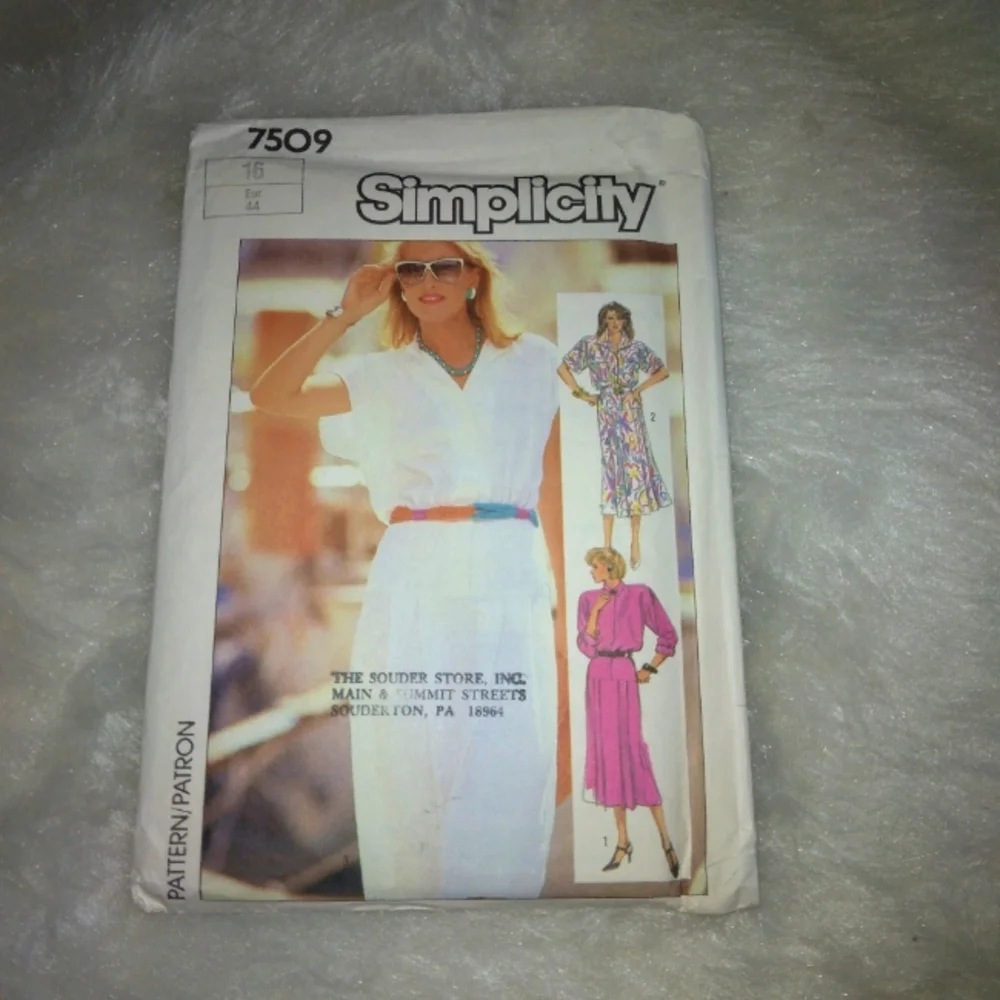 SIMPLICITY 7509 Sz 16 Misses dress in 2 lengths with concealed front closure